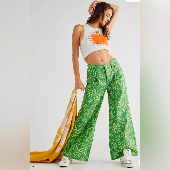 We The Free Pants - We The Free Free People Wide Leg Retro Green Floral Pant, Size 25